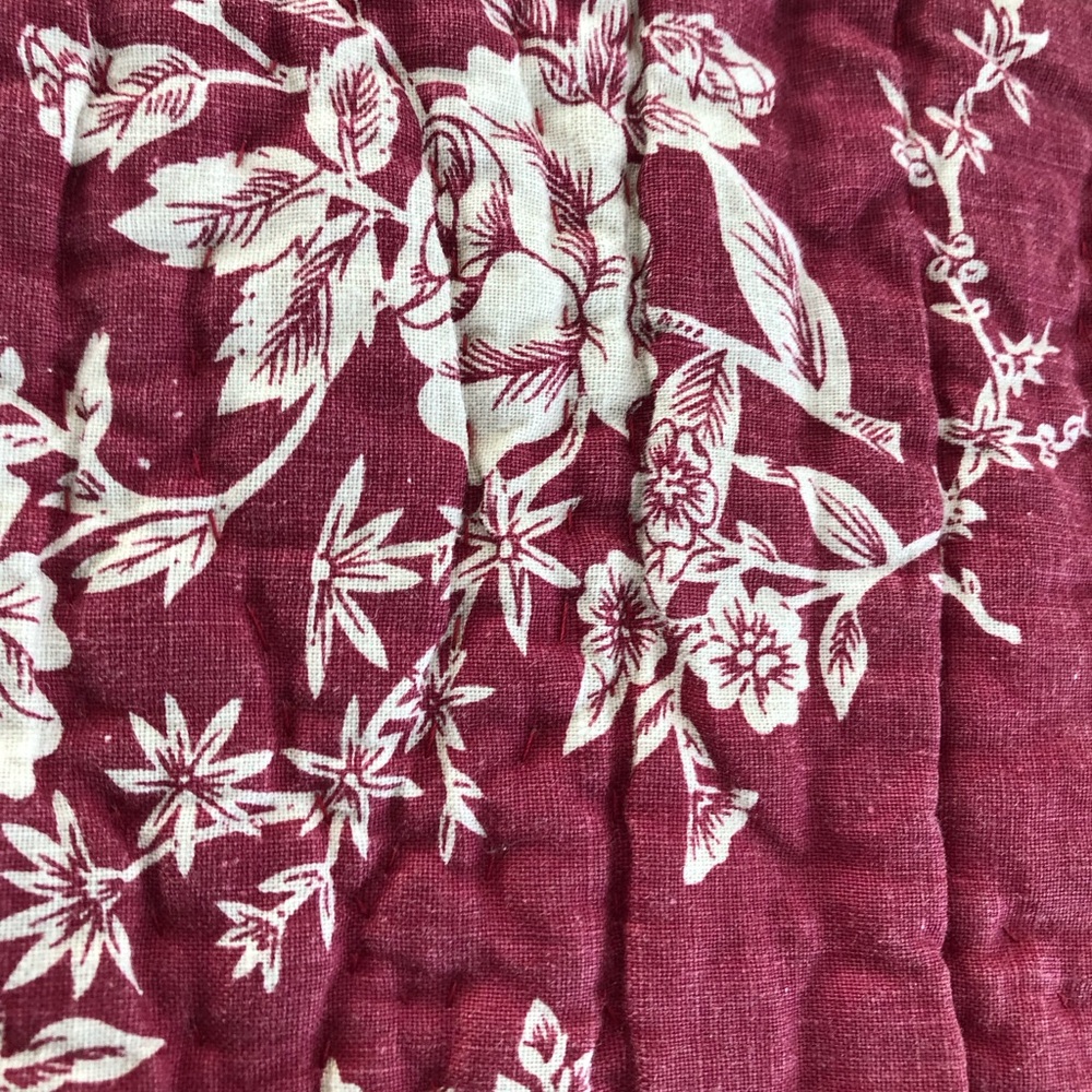 EUC Burgundy Floral Design Quilt - Throw - Reversible with Channel Stitching - Picture 6 of 14